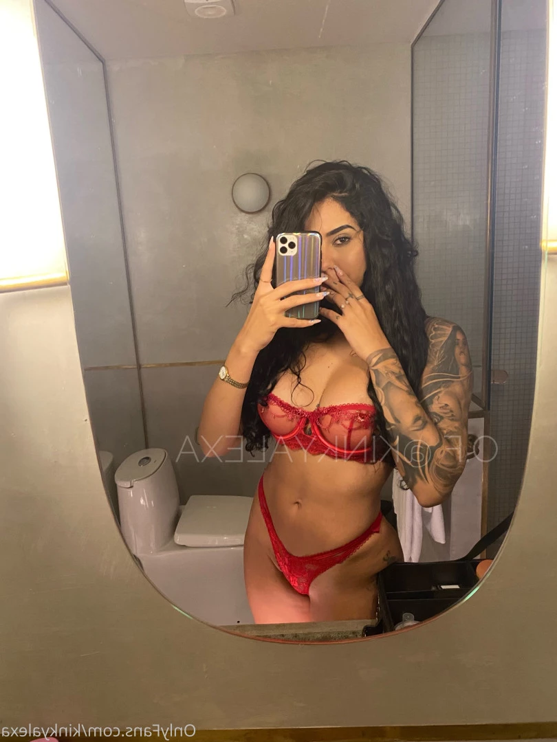 kinkyalexa Onlyfans leaked photo 7042244 on Hotleaks.tv