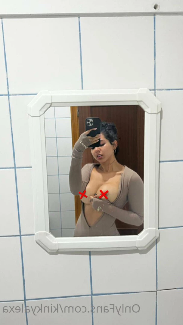 kinkyalexa Onlyfans leaked photo 7042433 on Hotleaks.tv