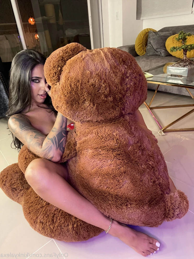kinkyalexa Onlyfans leaked photo 7044165 on Hotleaks.tv