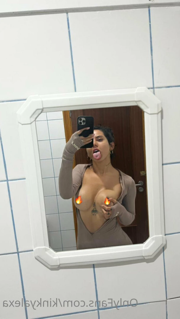 kinkyalexa Onlyfans leaked photo 7045409 on Hotleaks.tv