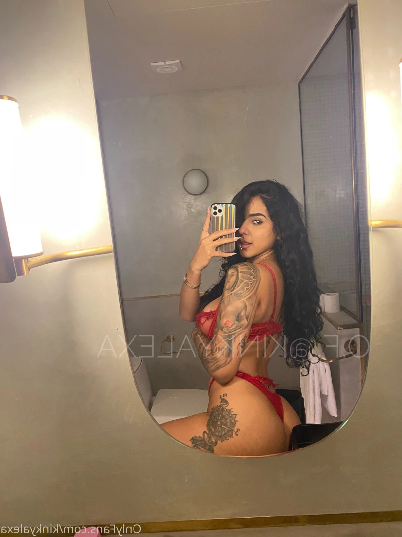 kinkyalexa Onlyfans leaked photo 7046547 on Hotleaks.tv