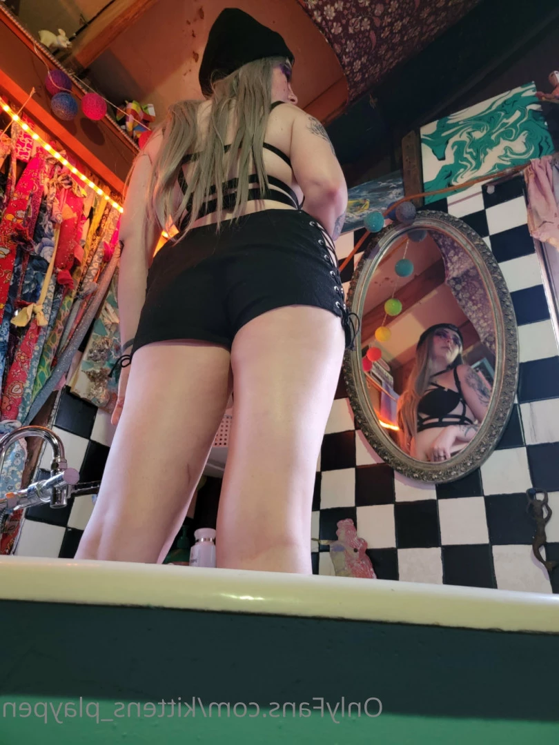 Kitten/Kat🐈🌸 [ kittens_playpen ] Onlyfans leaked photo 6878124 on Hotleaks.tv