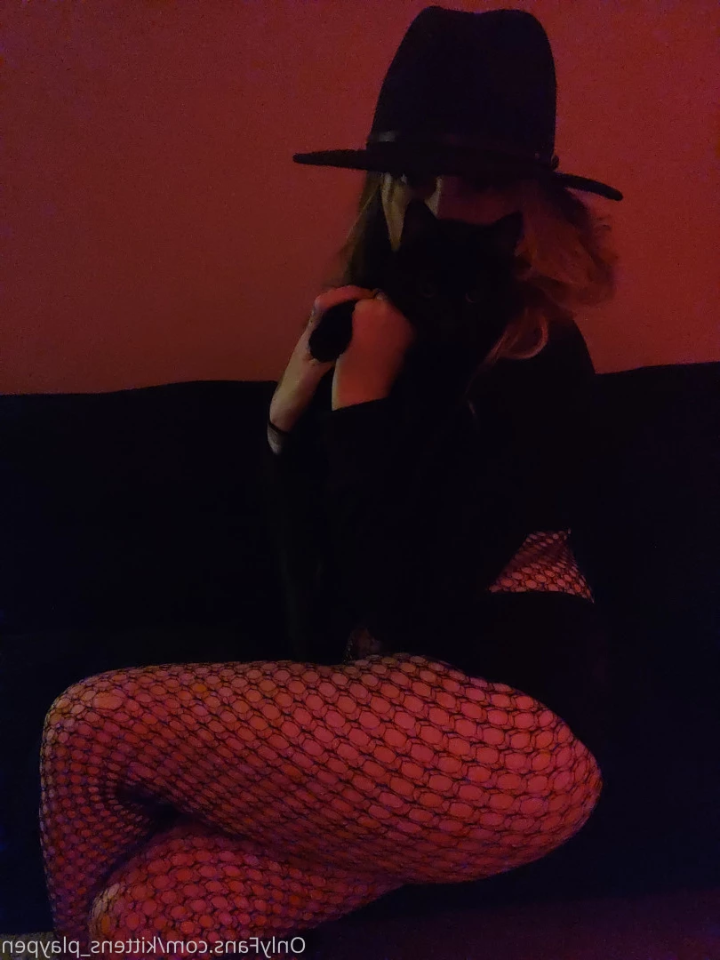 Kitten/Kat🐈🌸 [ kittens_playpen ] Onlyfans leaked photo 10474186 on Hotleaks.tv