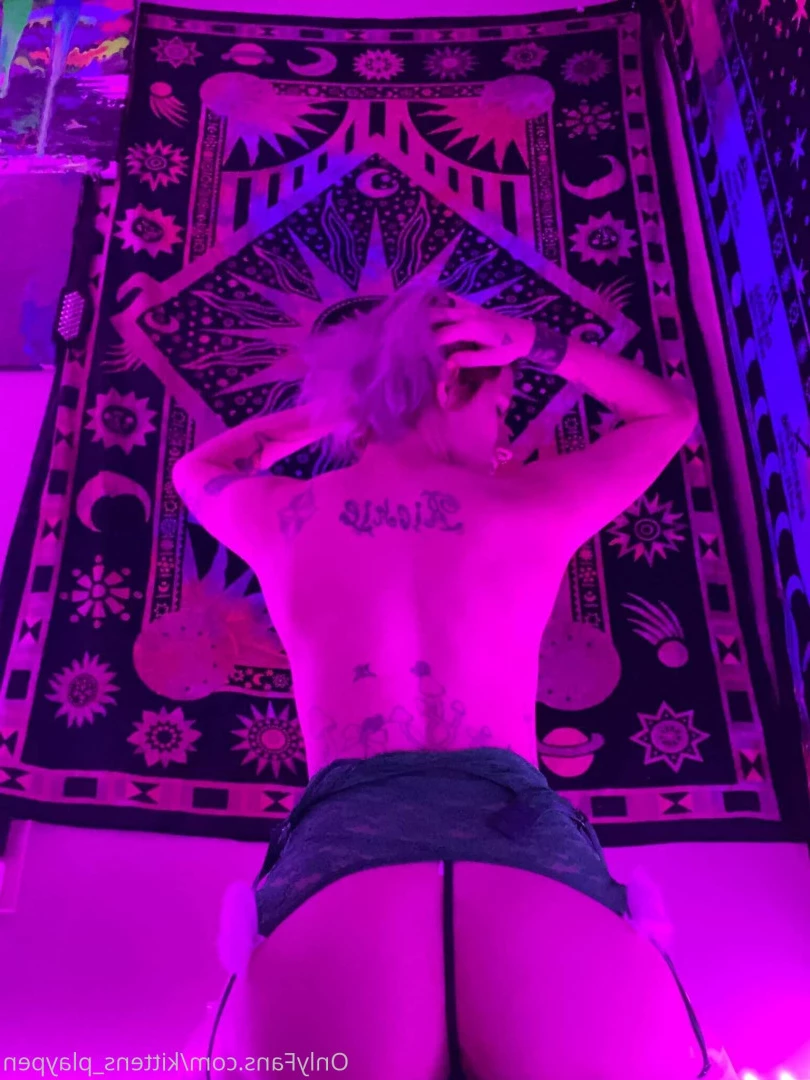 Kitten/Kat🐈🌸 [ kittens_playpen ] Onlyfans leaked photo 10484318 on Hotleaks.tv