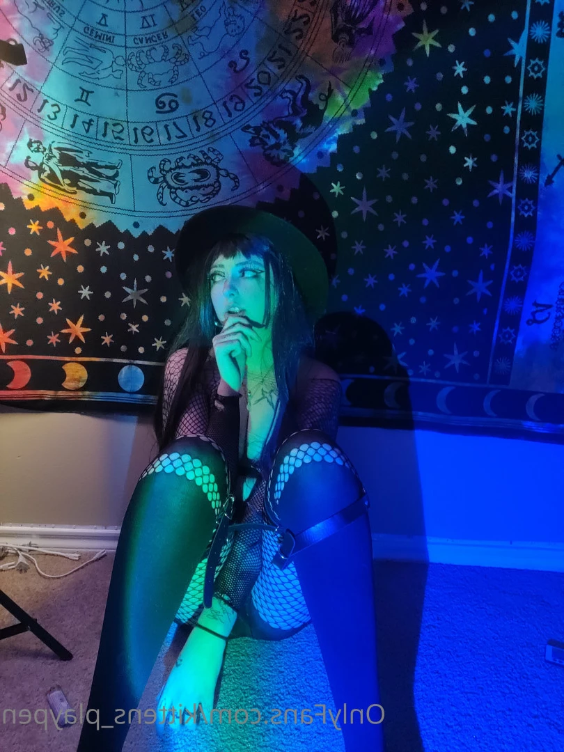 Kitten/Kat🐈🌸 [ kittens_playpen ] Onlyfans leaked photo 10498284 on Hotleaks.tv