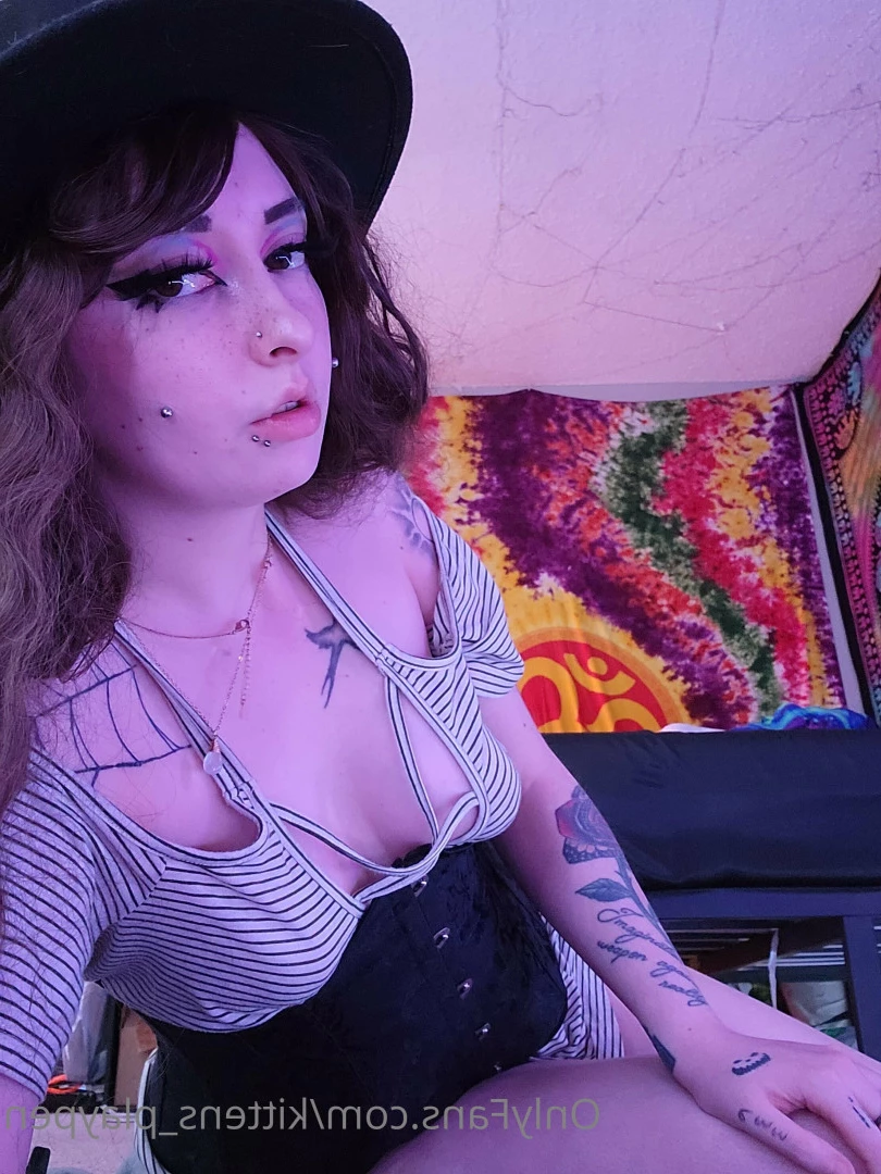 Kitten/Kat🐈🌸 [ kittens_playpen ] Onlyfans leaked photo 10503996 on Hotleaks.tv