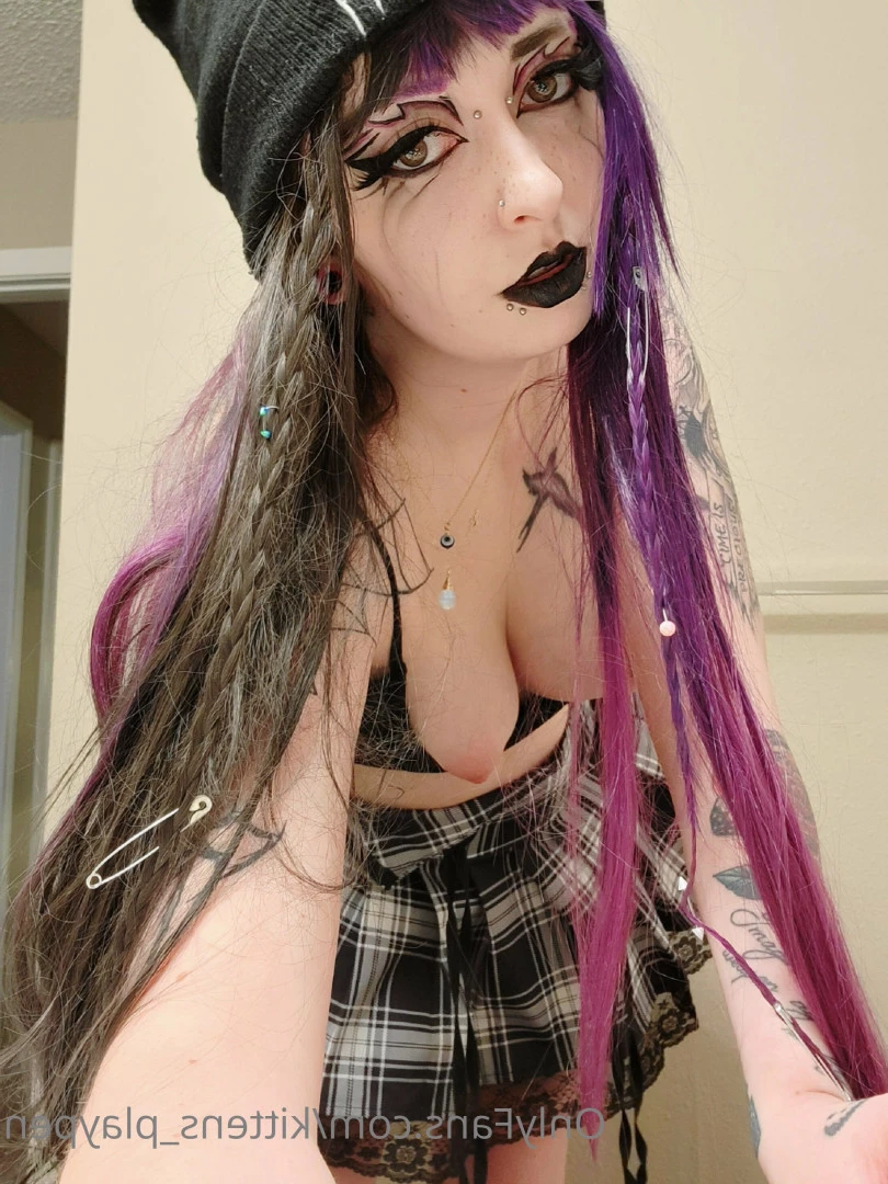 Kitten/Kat🐈🌸 [ kittens_playpen ] Onlyfans leaked photo 10516030 on Hotleaks.tv