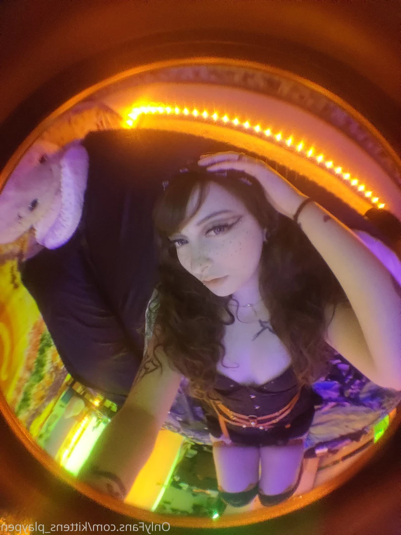 Kitten/Kat🐈🌸 [ kittens_playpen ] Onlyfans leaked photo 10521834 on Hotleaks.tv