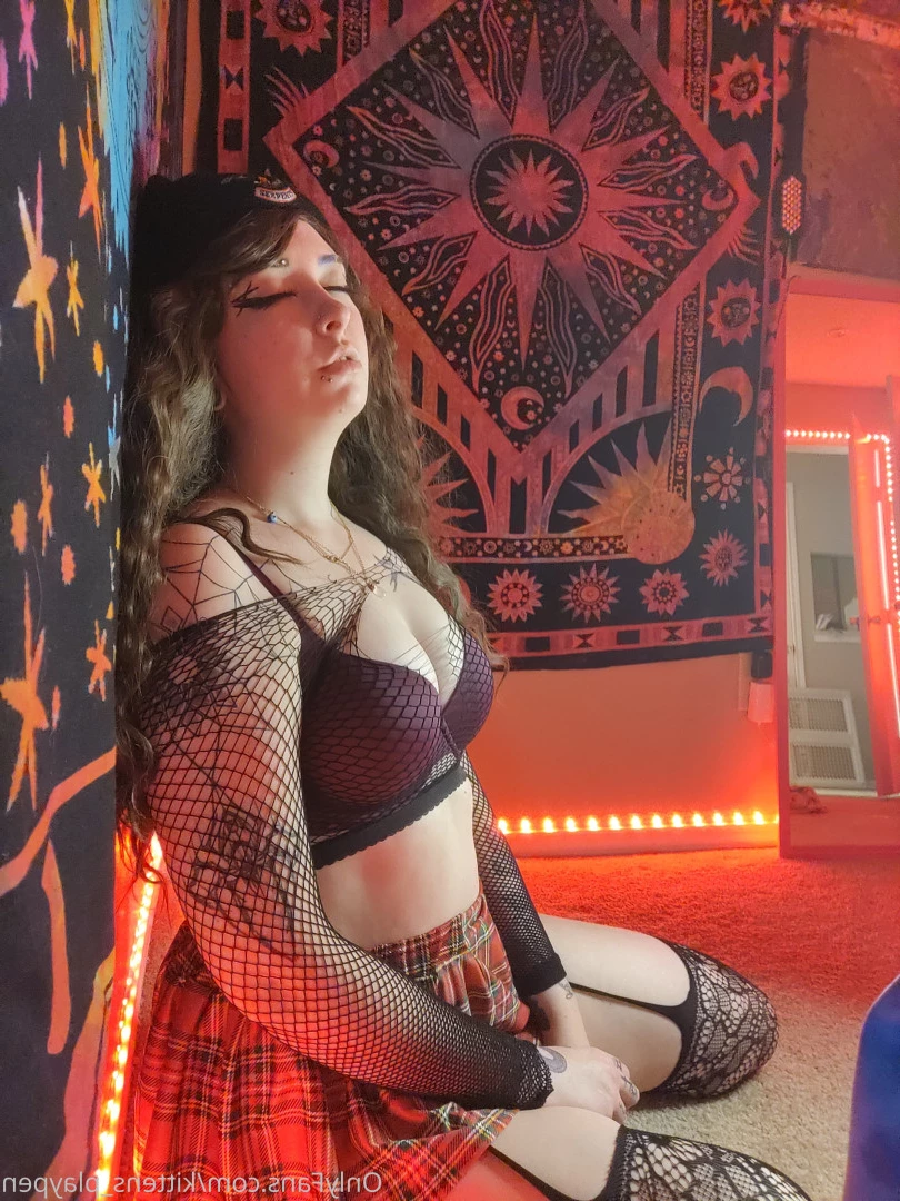 Kitten/Kat🐈🌸 [ kittens_playpen ] Onlyfans leaked photo 10541408 on Hotleaks.tv