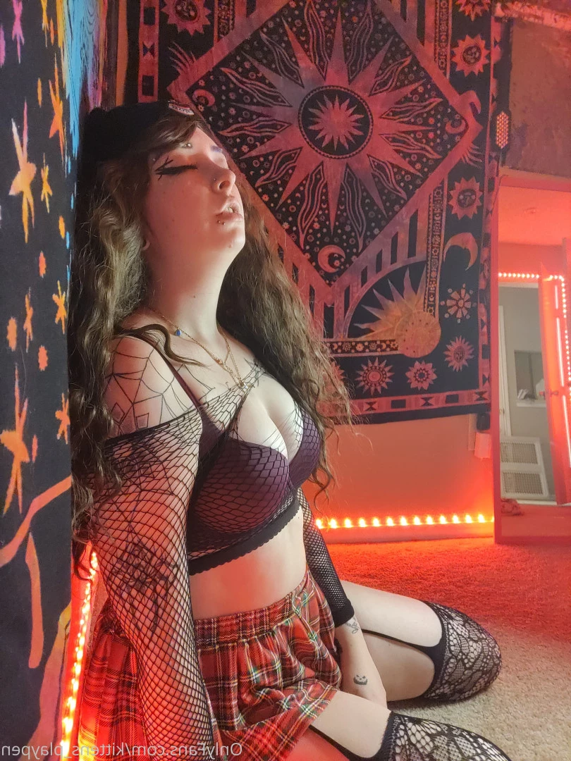 Kitten/Kat🐈🌸 [ kittens_playpen ] Onlyfans leaked photo 10573529 on Hotleaks.tv