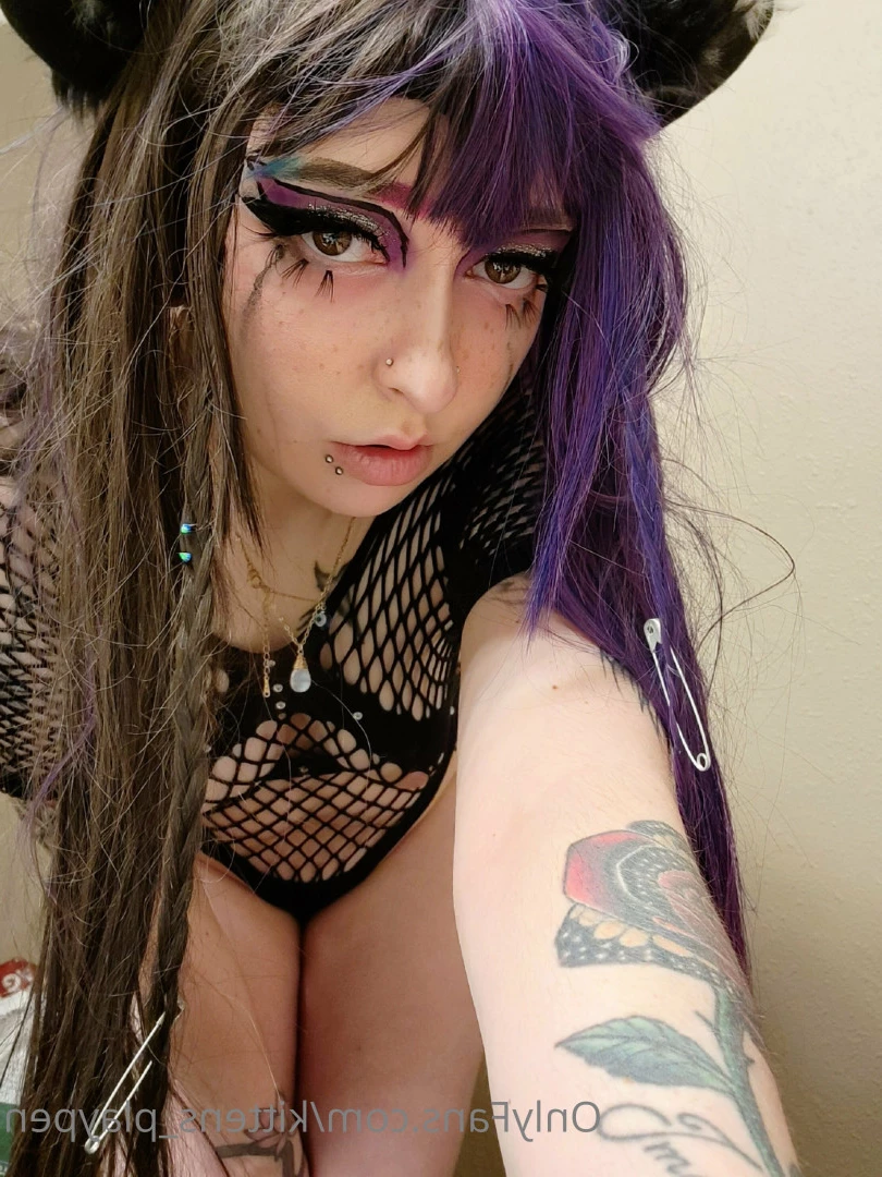 Kitten/Kat🐈🌸 [ kittens_playpen ] Onlyfans leaked photo 10573773 on Hotleaks.tv