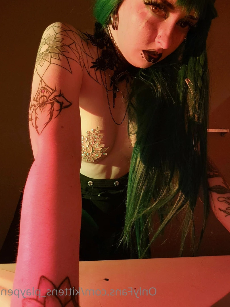Kitten/Kat🐈🌸 [ kittens_playpen ] Onlyfans leaked photo 10582176 on Hotleaks.tv