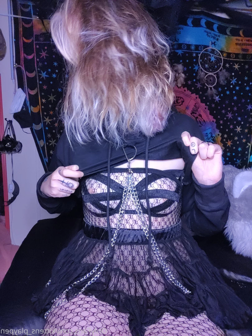 Kitten/Kat🐈🌸 [ kittens_playpen ] Onlyfans leaked photo 10617373 on Hotleaks.tv