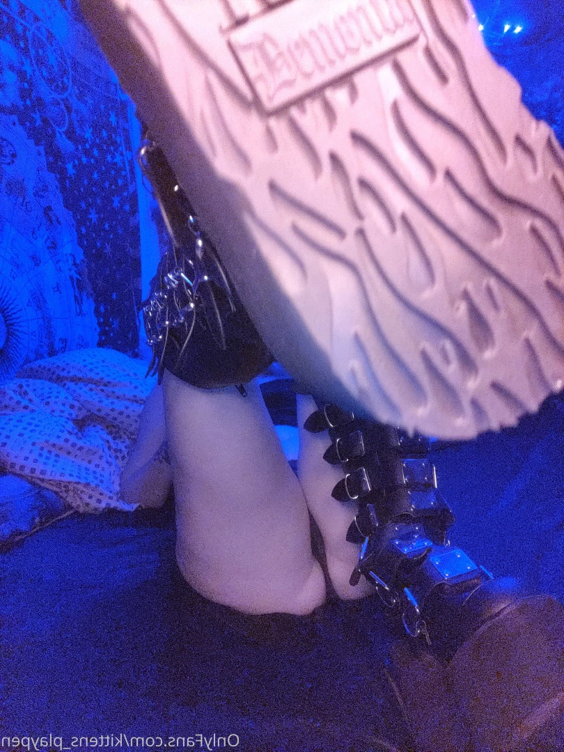Kitten/Kat🐈🌸 [ kittens_playpen ] Onlyfans leaked photo 10623179 on Hotleaks.tv
