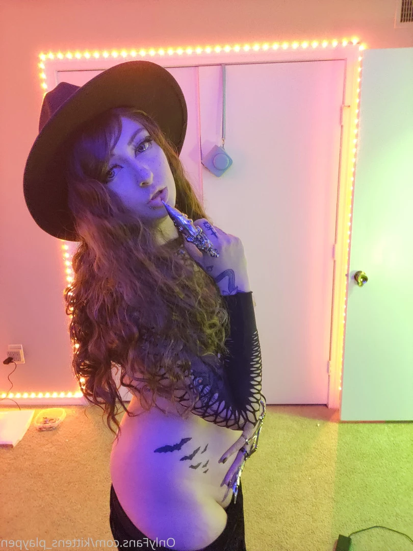 Kitten/Kat🐈🌸 [ kittens_playpen ] Onlyfans leaked photo 10632839 on Hotleaks.tv