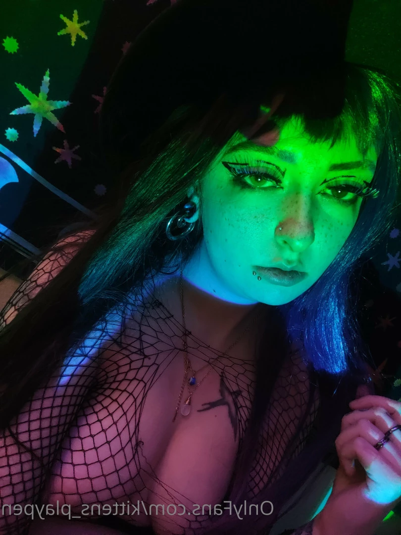 Kitten/Kat🐈🌸 [ kittens_playpen ] Onlyfans leaked photo 10638494 on Hotleaks.tv