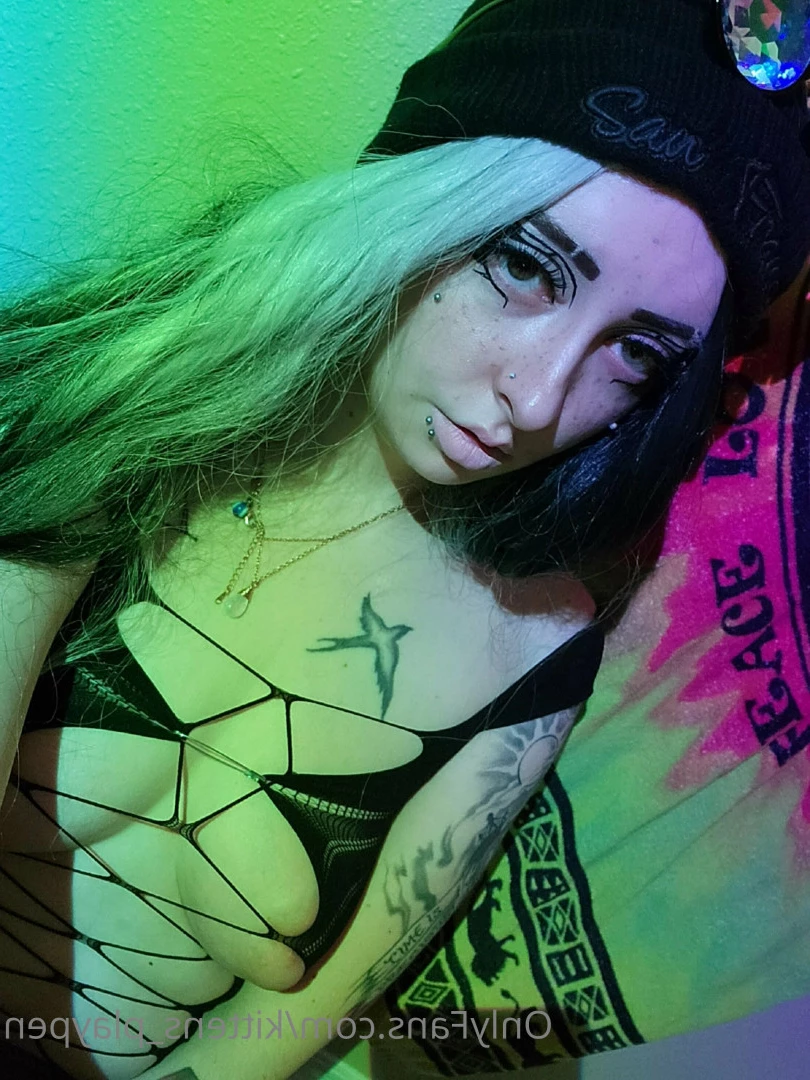 Kitten/Kat🐈🌸 [ kittens_playpen ] Onlyfans leaked photo 10645077 on Hotleaks.tv