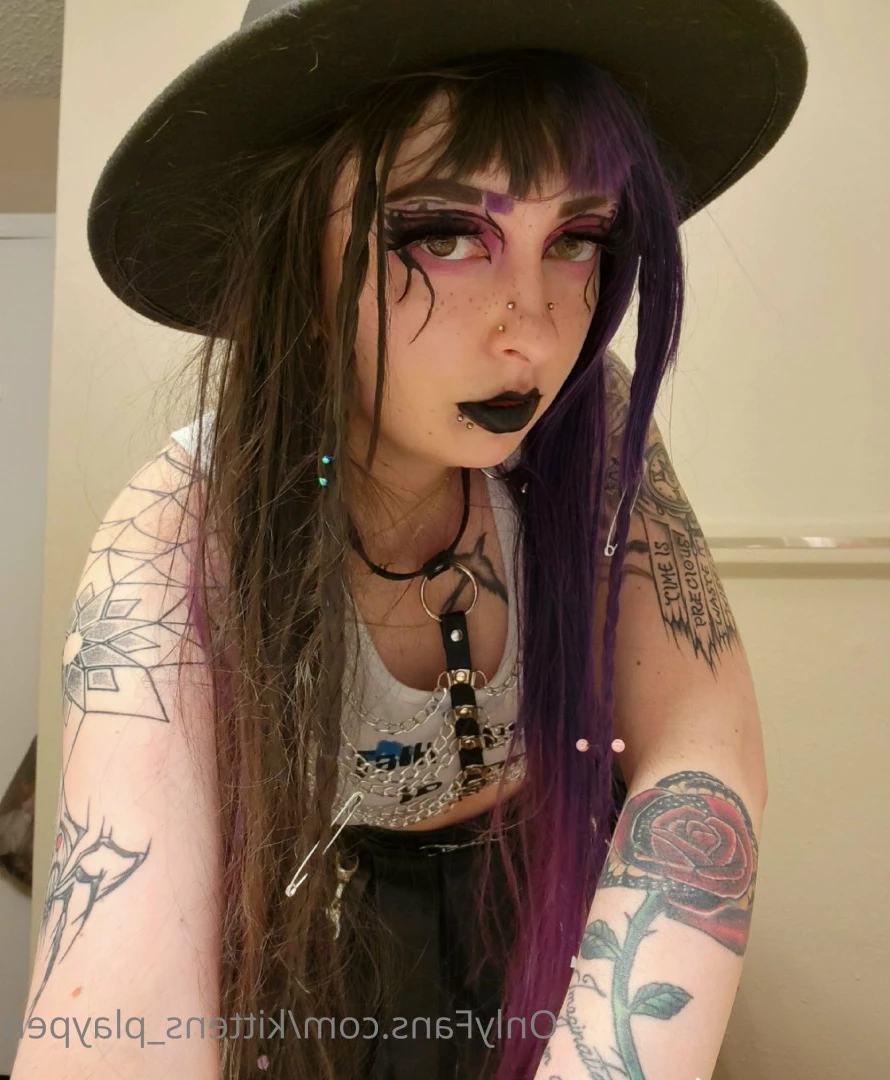 Kitten/Kat🐈🌸 [ kittens_playpen ] Onlyfans leaked photo 10650358 on Hotleaks.tv