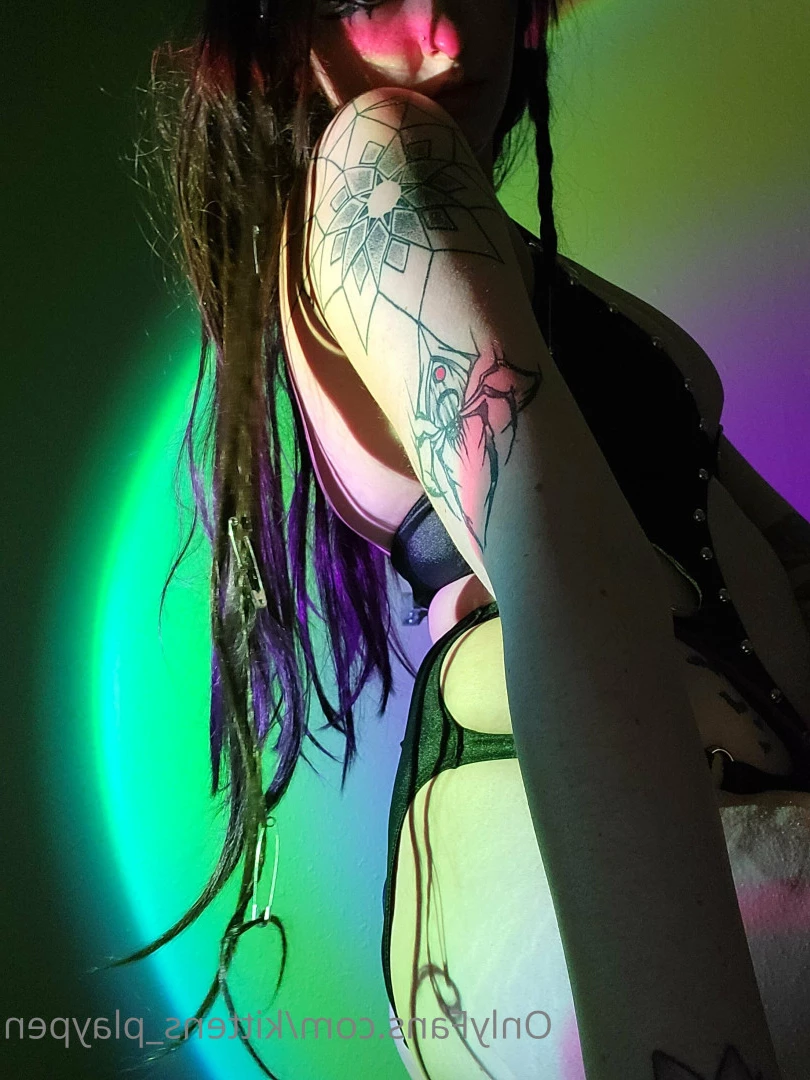 Kitten/Kat🐈🌸 [ kittens_playpen ] Onlyfans leaked photo 10654915 on Hotleaks.tv