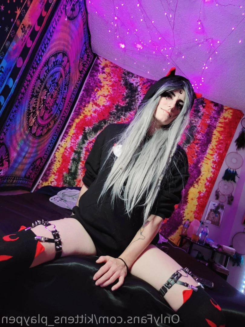 Kitten/Kat🐈🌸 [ kittens_playpen ] Onlyfans leaked photo 10655070 on Hotleaks.tv
