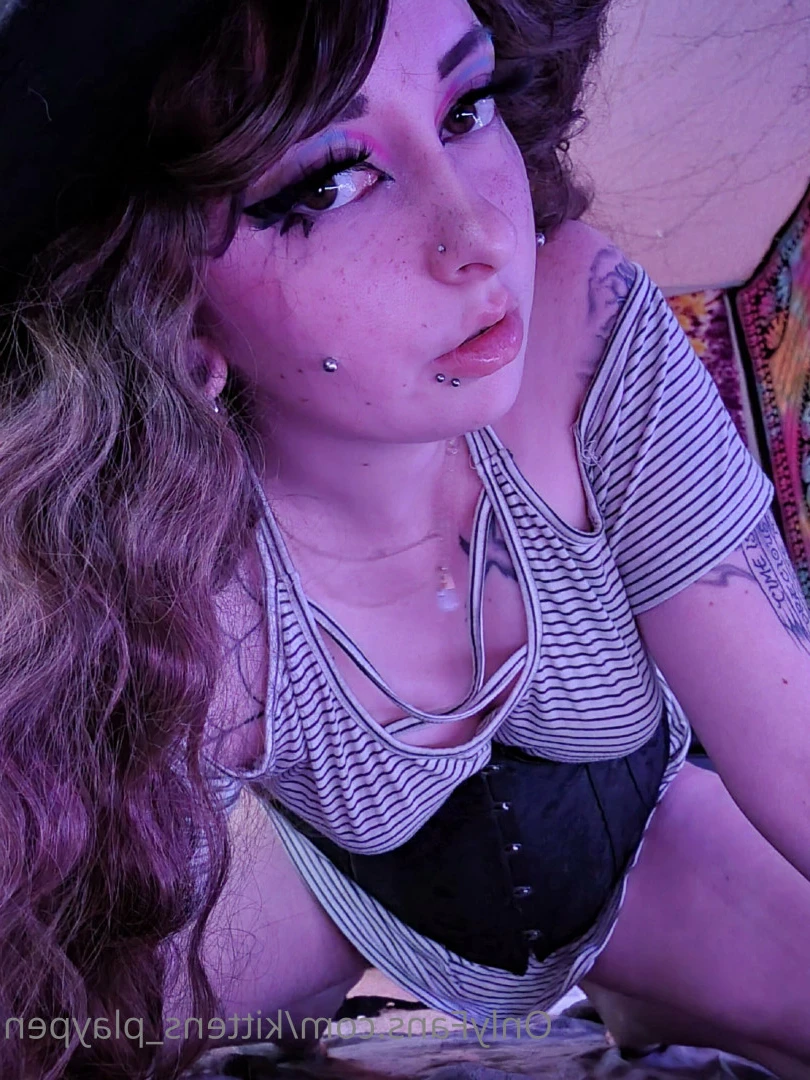 Kitten/Kat🐈🌸 [ kittens_playpen ] Onlyfans leaked photo 10668931 on Hotleaks.tv