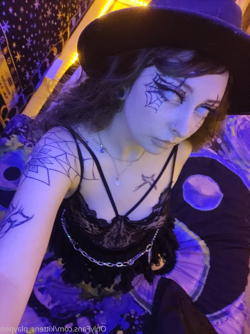 Kitten/Kat🐈🌸 [ kittens_playpen ] Onlyfans leaked photo 10705094 on Hotleaks.tv