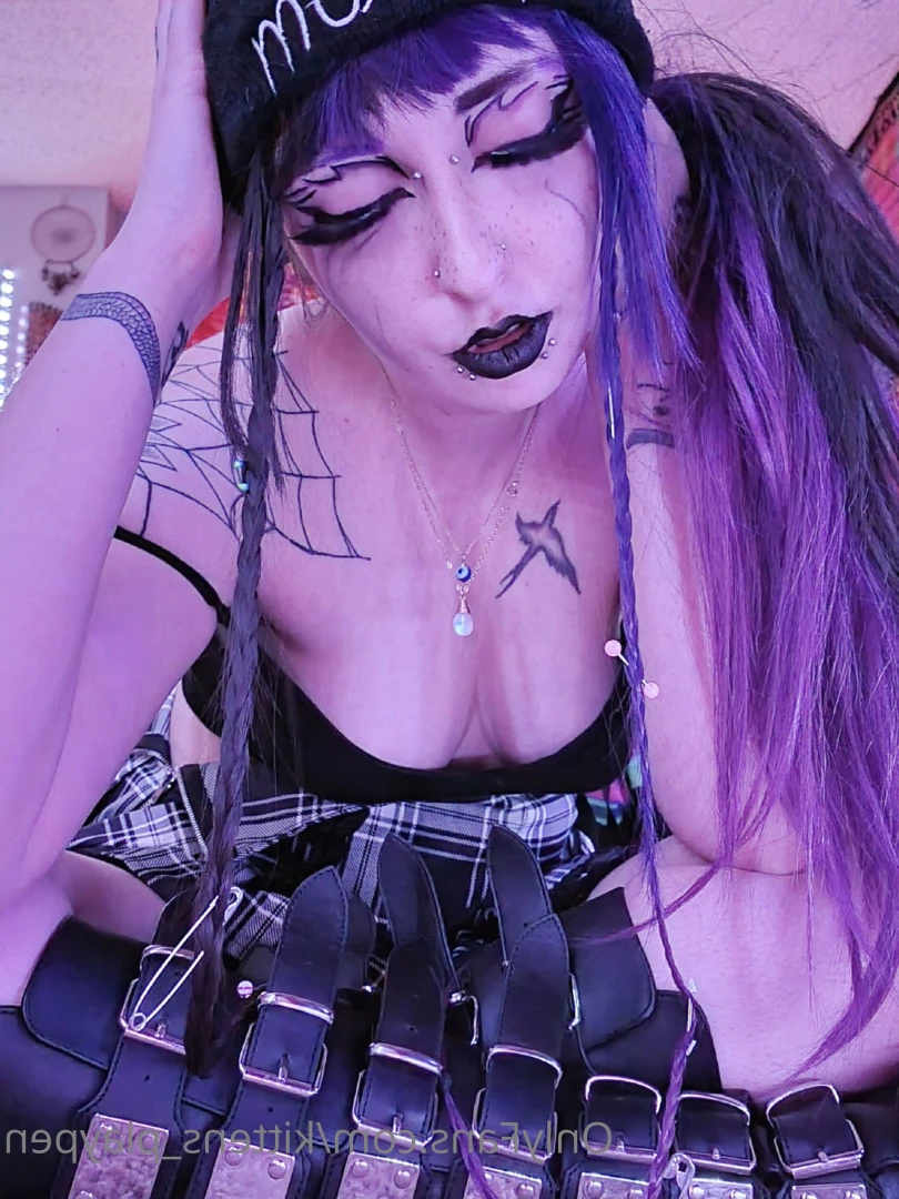 Kitten/Kat🐈🌸 [ kittens_playpen ] Onlyfans leaked photo 10727050 on Hotleaks.tv