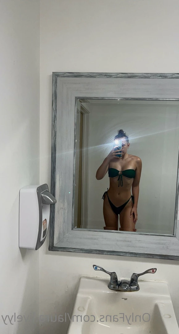 Laura Lively [ laura.livelyy ] Onlyfans leaked photo 6908833 on Hotleaks.tv