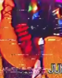 18251885