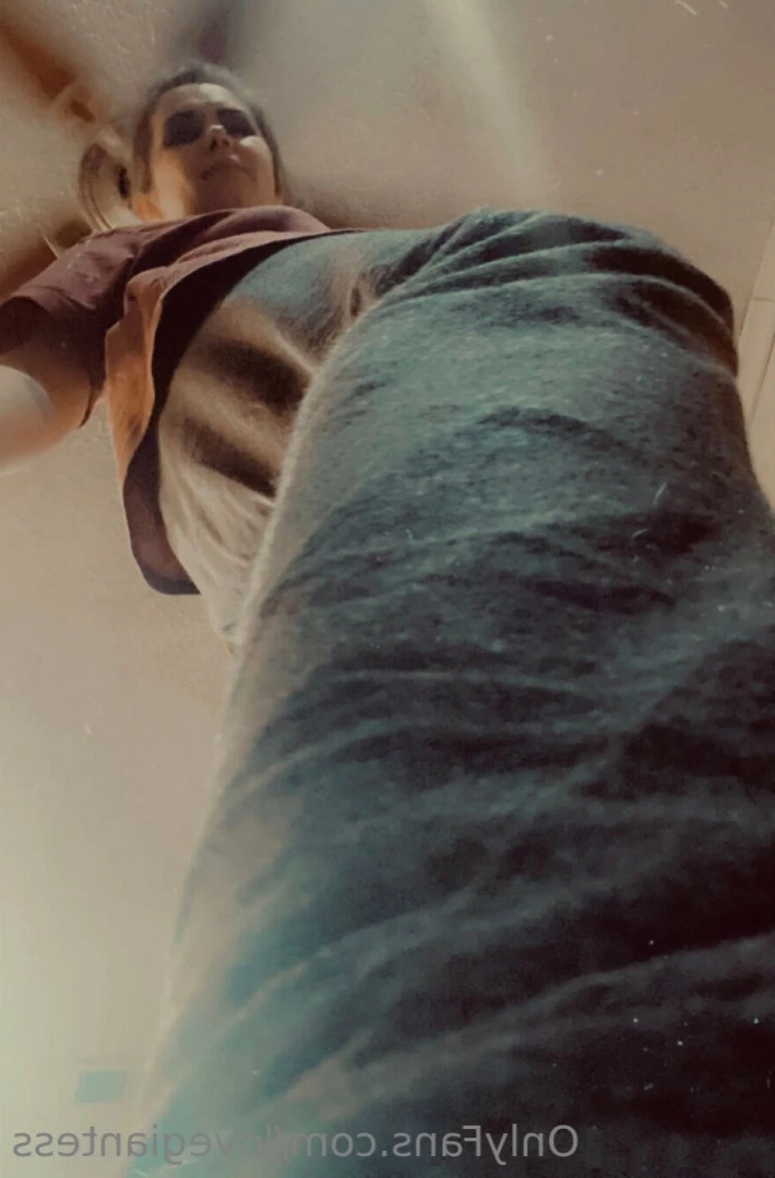 lovegiantess Onlyfans leaked photo 11057593 on Hotleaks.tv