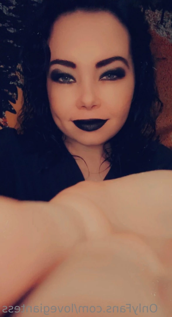 lovegiantess Onlyfans leaked photo 11379425 on Hotleaks.tv