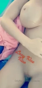 7325704