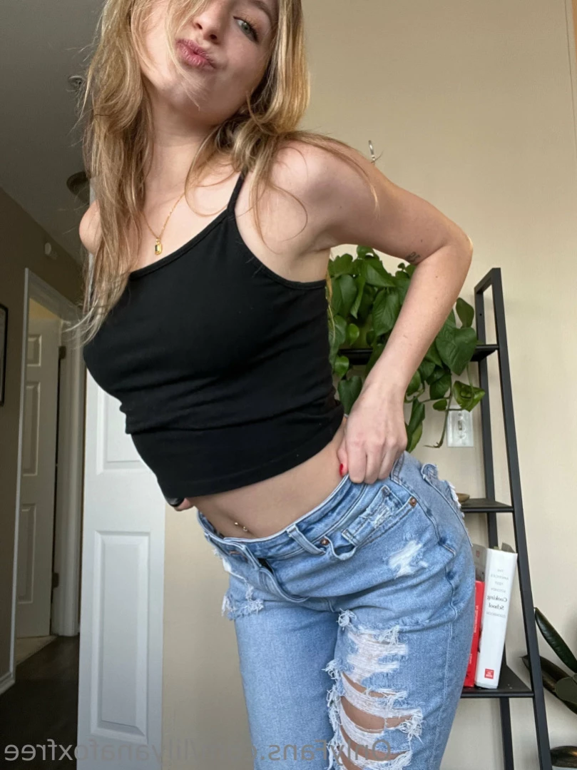 Lily Ana Fox [ lilyanafoxfree ] Onlyfans leaked photo 15810728 on Hotleaks.tv