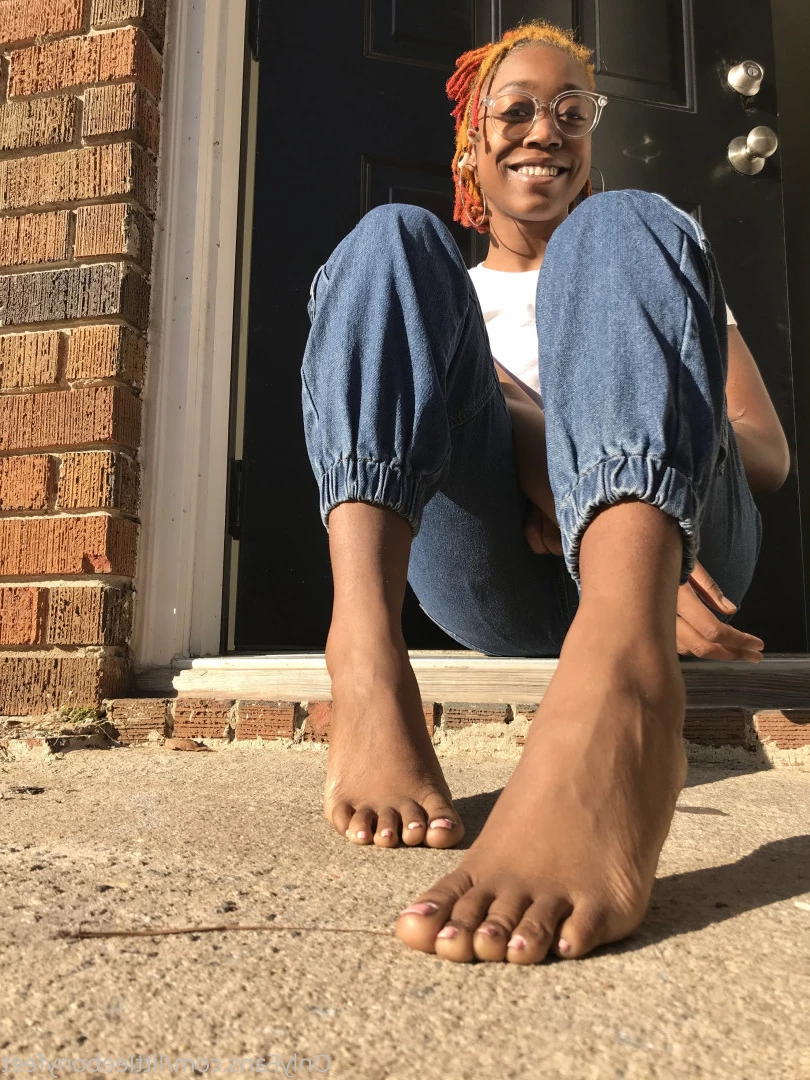 littleebonyfeet Onlyfans leaked photo 7355437 on Hotleaks.tv