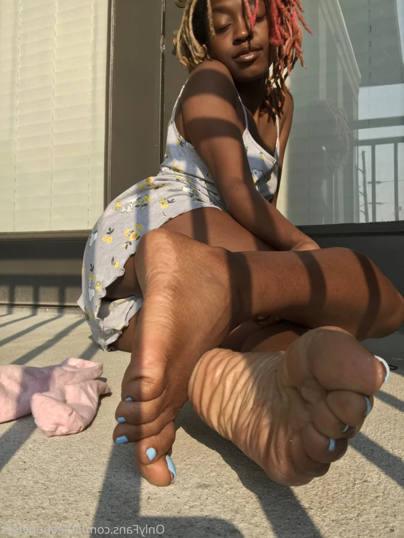 littleebonyfeet Onlyfans leaked photo 7358002 on Hotleaks.tv