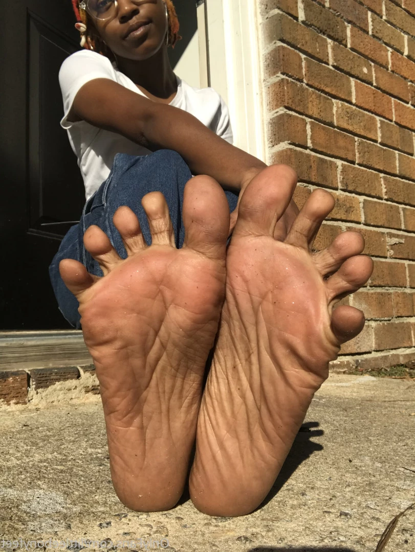 littleebonyfeet Onlyfans leaked photo 7358399 on Hotleaks.tv