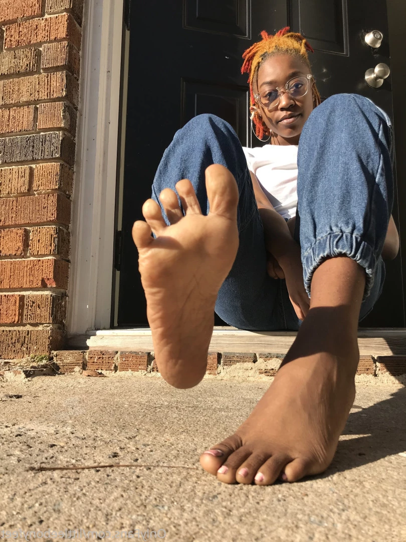 littleebonyfeet Onlyfans leaked photo 7358971 on Hotleaks.tv