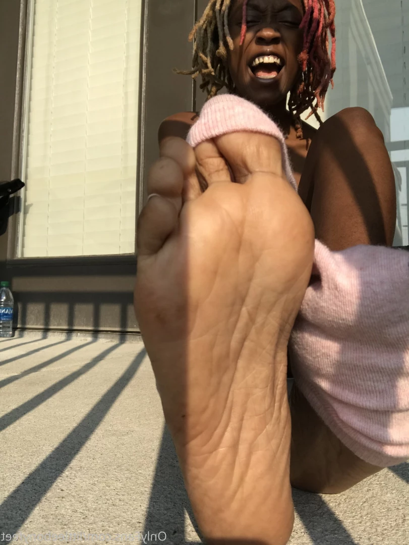 littleebonyfeet Onlyfans leaked photo 7359057 on Hotleaks.tv