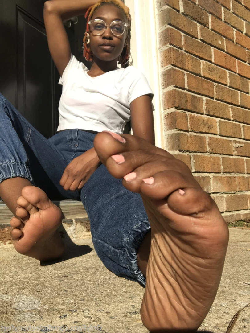 littleebonyfeet Onlyfans leaked photo 7359664 on Hotleaks.tv