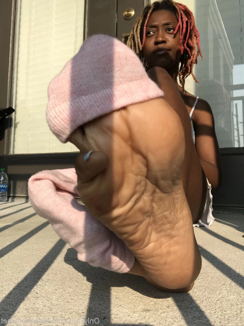 littleebonyfeet Onlyfans leaked photo 7359713 on Hotleaks.tv