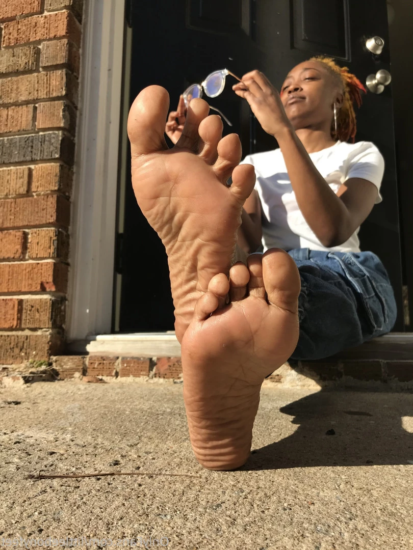 littleebonyfeet Onlyfans leaked photo 7362726 on Hotleaks.tv