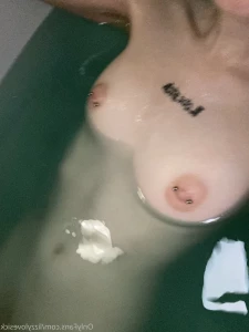 6508936