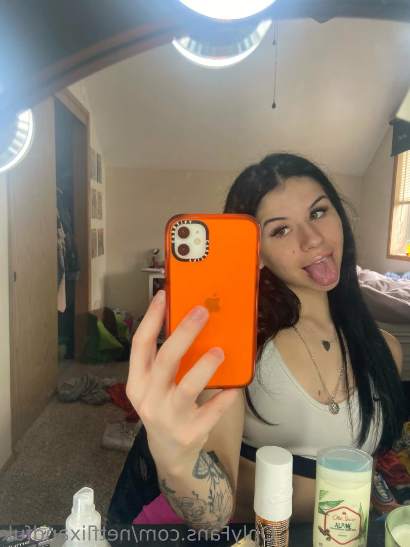 College freshman 😜 [ lizzysnyder18 ] Onlyfans leaked photo 6838727 on Hotleaks.tv