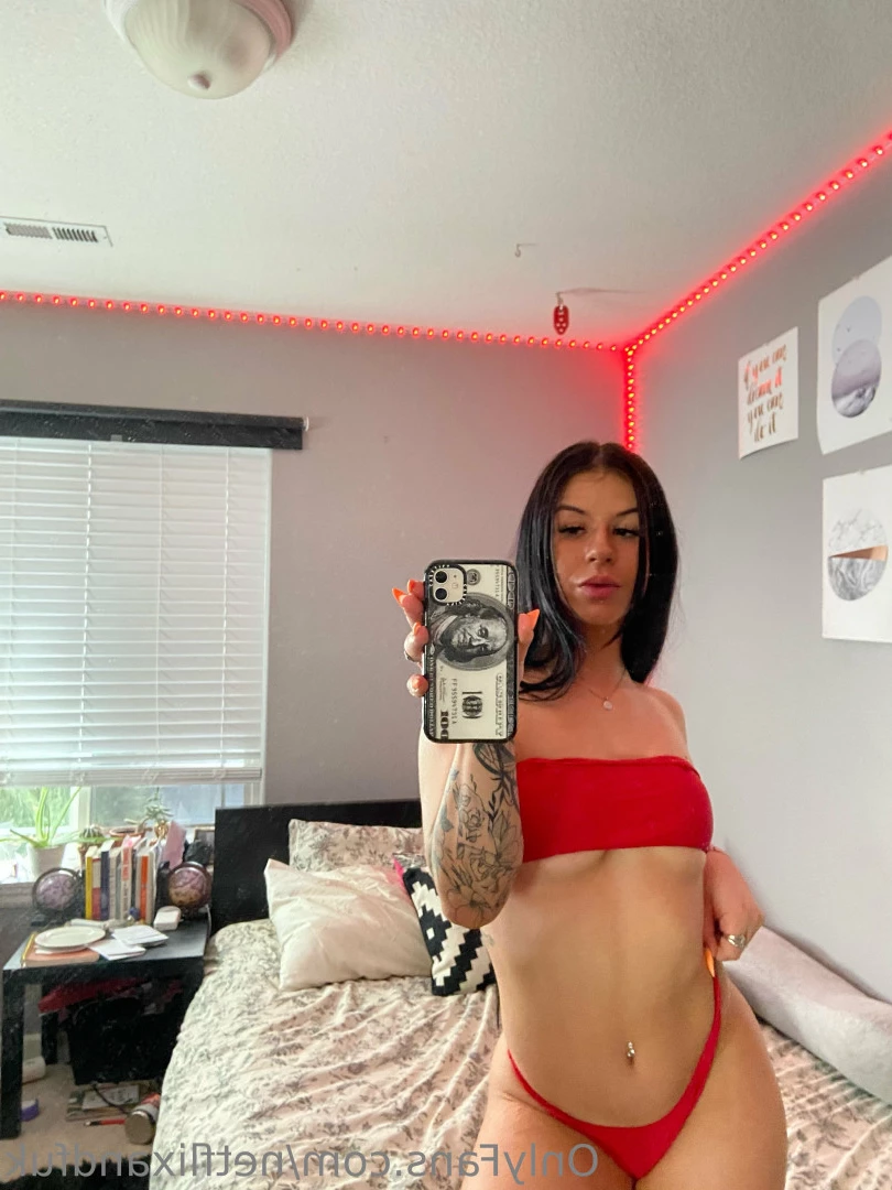 College freshman 😜 [ lizzysnyder18 ] Onlyfans leaked photo 10462285 on Hotleaks.tv