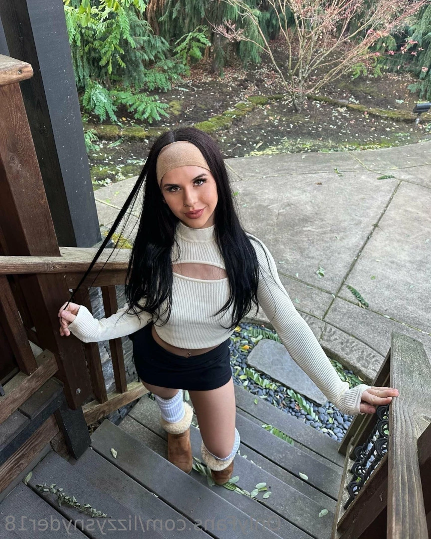 College freshman 😜 [ lizzysnyder18 ] Onlyfans leaked photo 10464220 on Hotleaks.tv