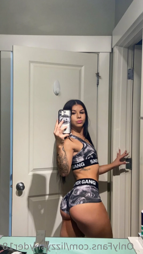 College freshman 😜 [ lizzysnyder18 ] Onlyfans leaked photo 10465413 on Hotleaks.tv