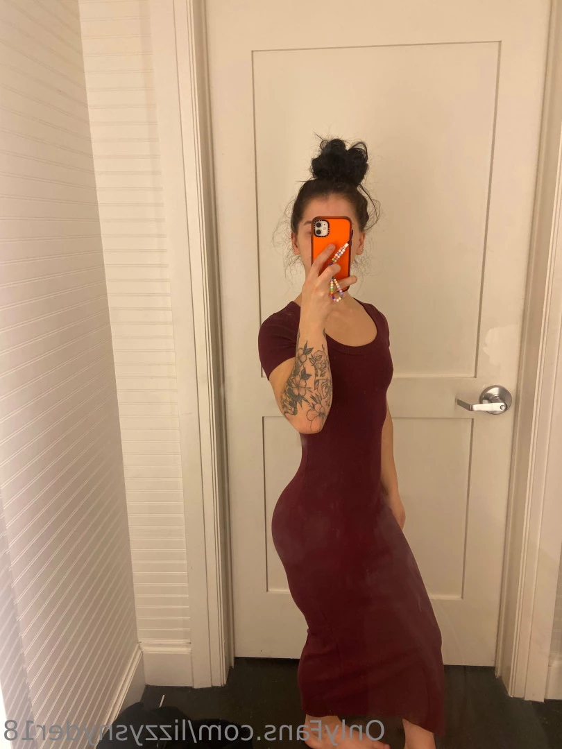 College freshman 😜 [ lizzysnyder18 ] Onlyfans leaked photo 10465432 on Hotleaks.tv