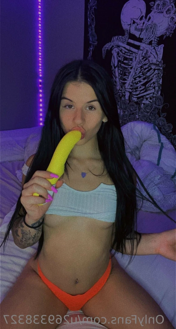 College freshman 😜 [ lizzysnyder18 ] Onlyfans leaked photo 10466555 on Hotleaks.tv