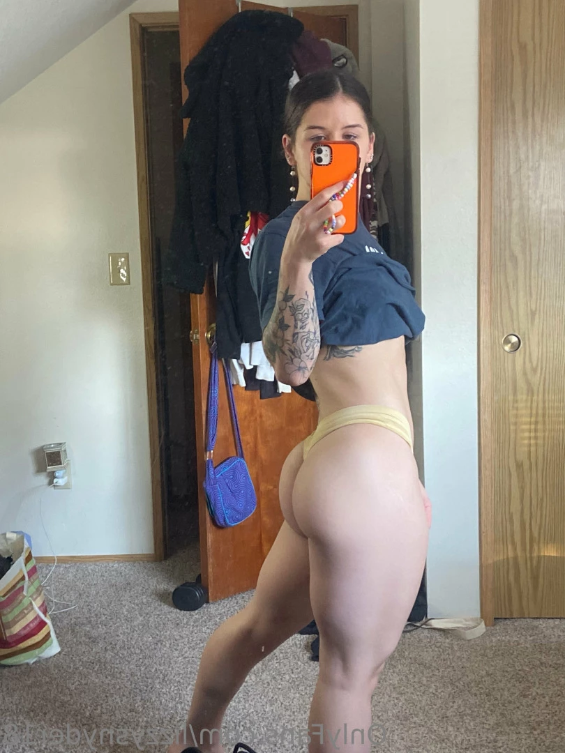 College freshman 😜 [ lizzysnyder18 ] Onlyfans leaked photo 10466707 on Hotleaks.tv