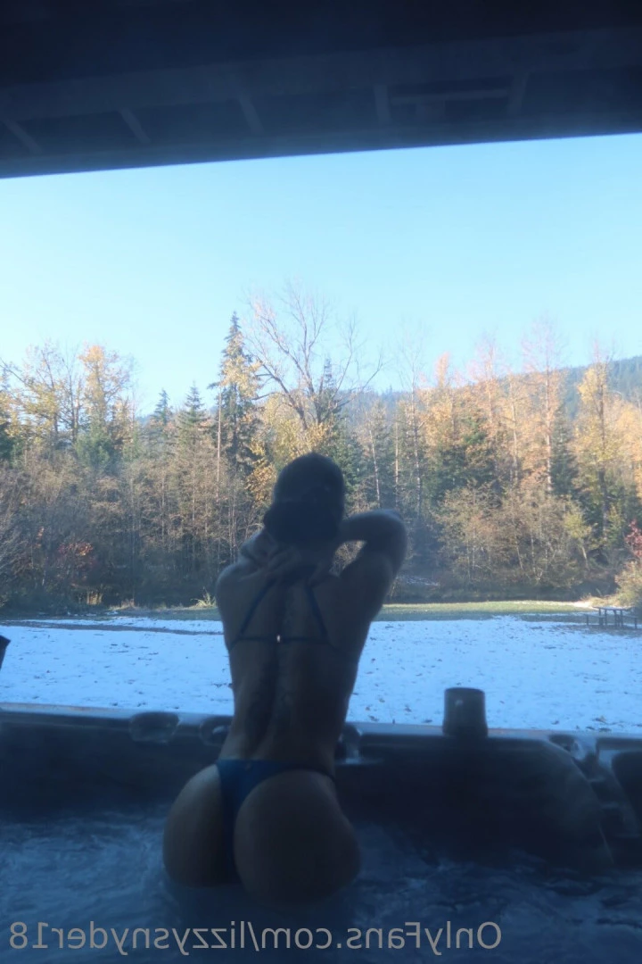 College freshman 😜 [ lizzysnyder18 ] Onlyfans leaked photo 10466744 on Hotleaks.tv